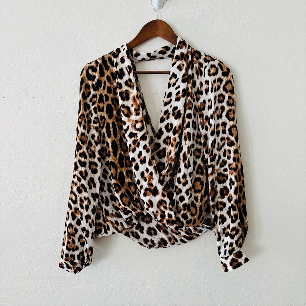 Lush Leopard/Animal Print Twist-Front‎ Top Women’s Style Blouse Small White Tan